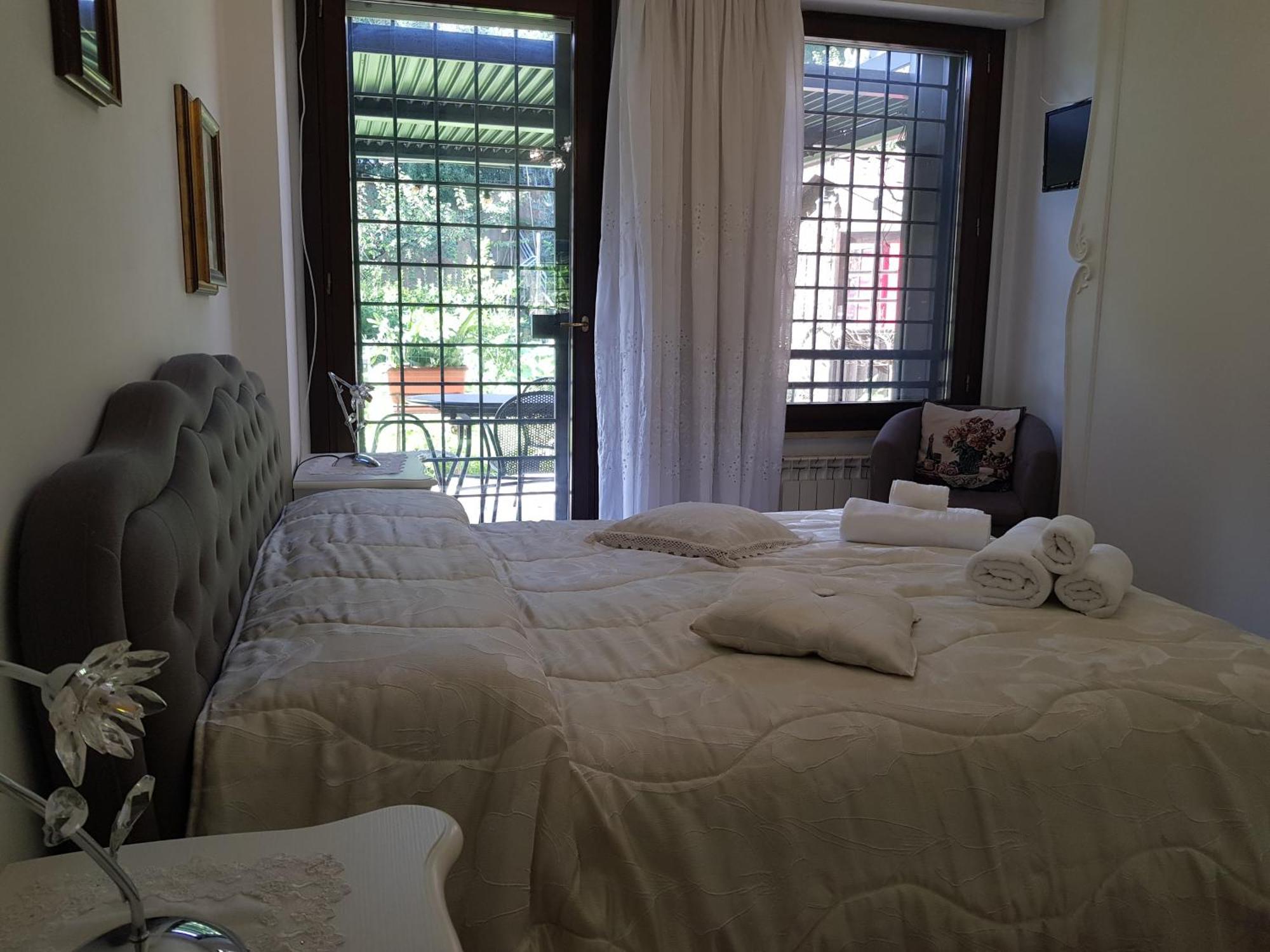 Eur Charme Apt&Garden Рим Екстериор снимка