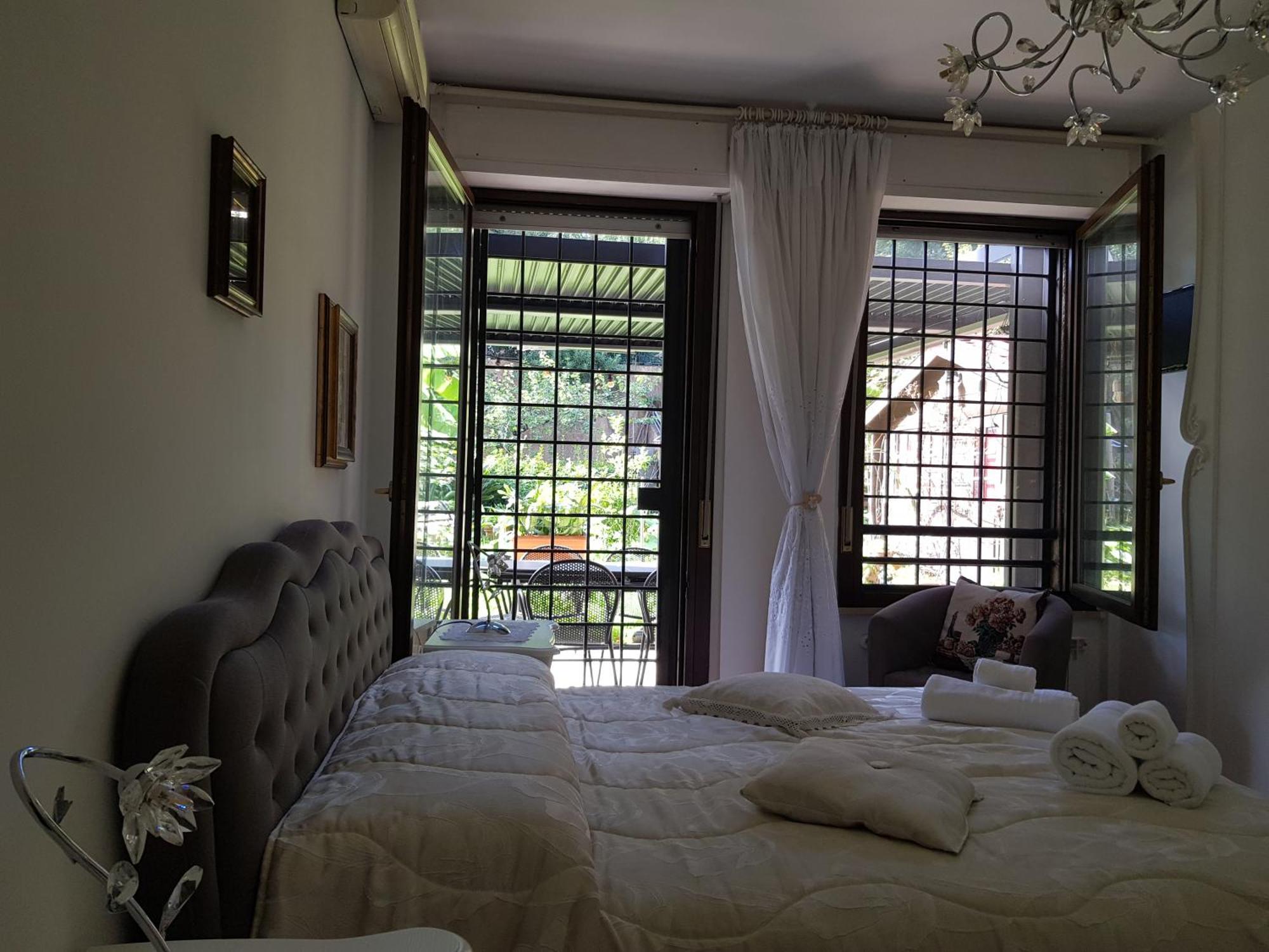 Eur Charme Apt&Garden Рим Екстериор снимка