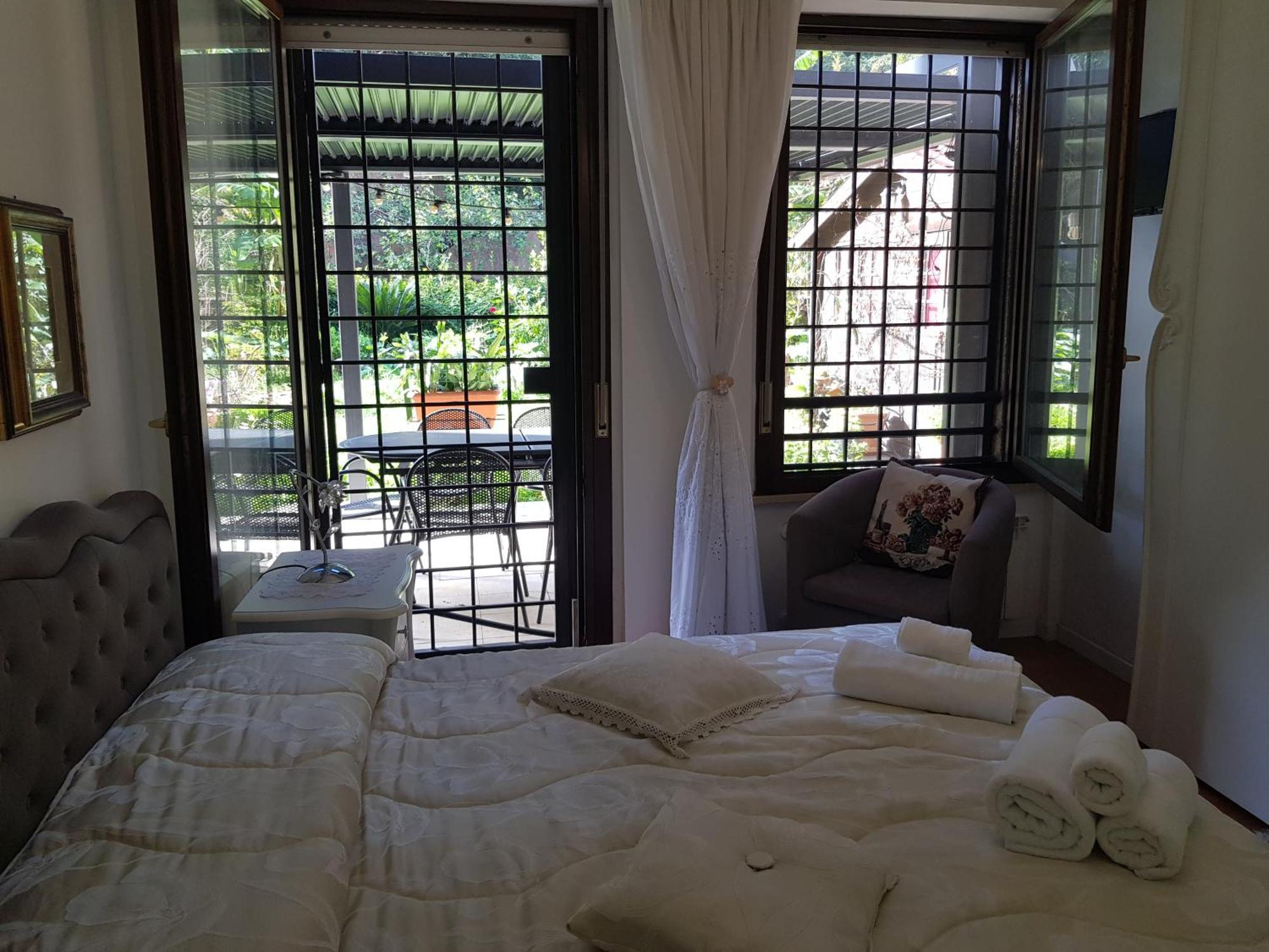 Eur Charme Apt&Garden Рим Екстериор снимка